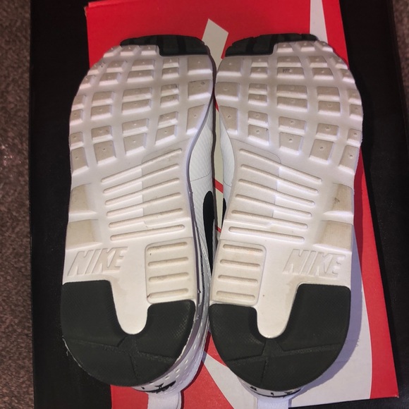 Sneakers - Picture 4 of 6